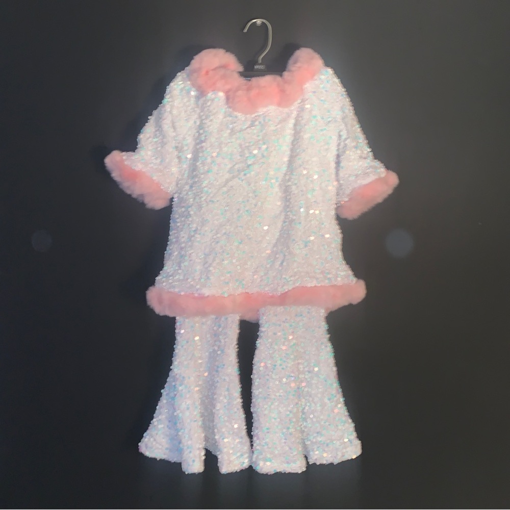 Sparkling White and Pink Faux Fur Trim Outfit